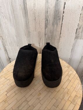 Mudd Samulet Black Suede Faux Fur Lined Platform Slipper Clogs Mules Womens 8 ME
